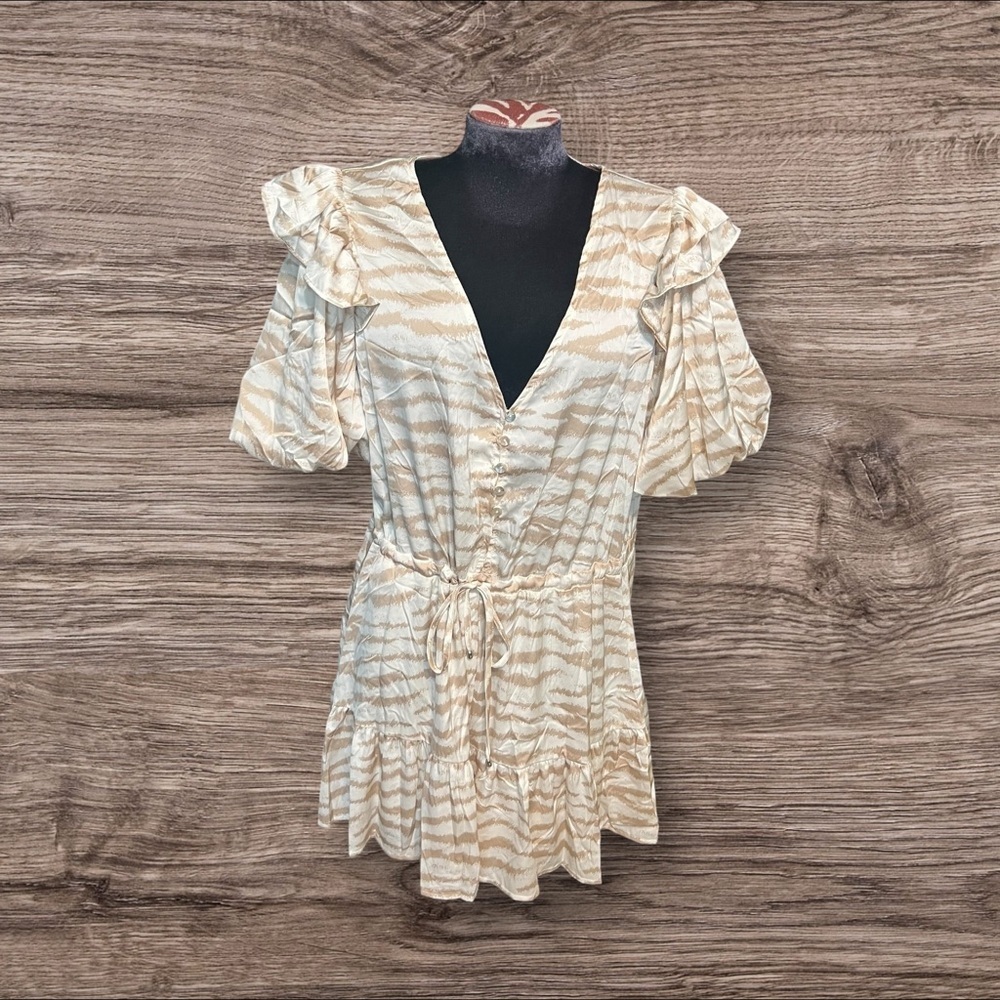 Entro Animal Print Romper Short Sleeve Size Large NWT